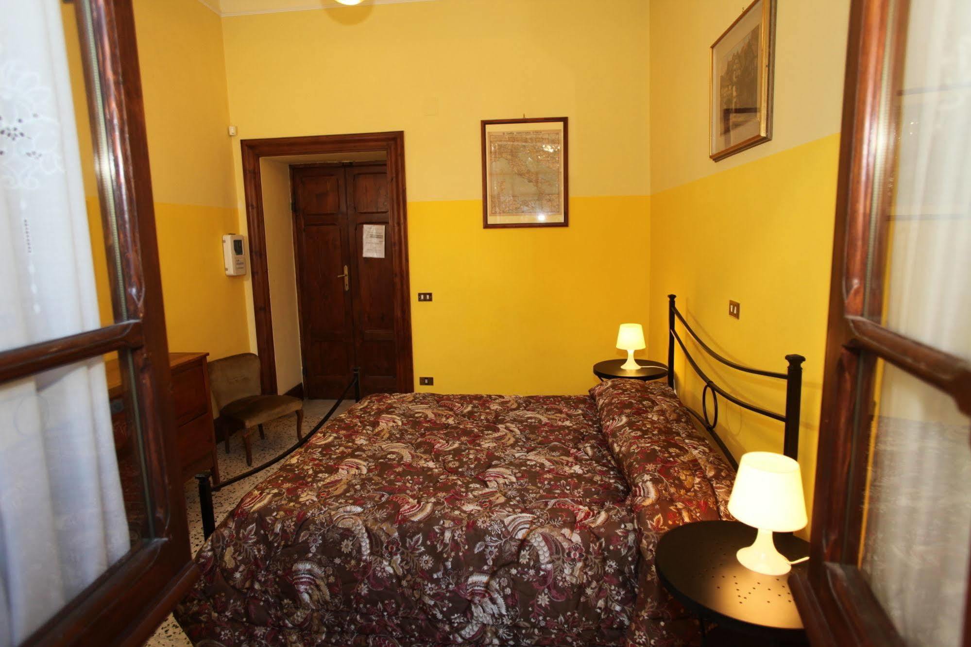 B&B Santa Chiara スルモナ エクステリア 写真